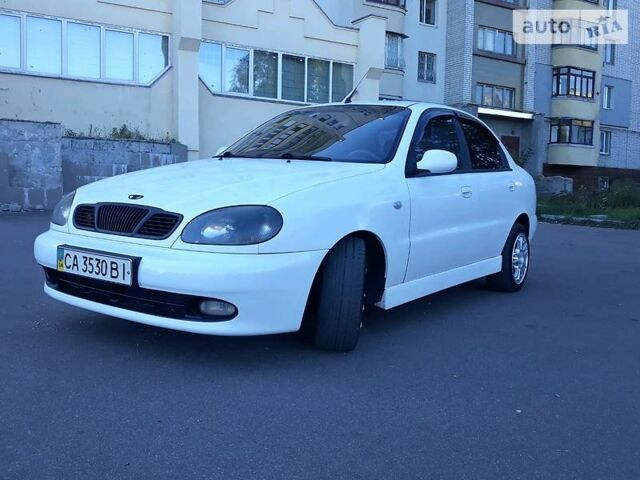 Белый Дэу Сенс, объемом двигателя 1.6 л и пробегом 250 тыс. км за 3500 $, фото 1 на Automoto.ua