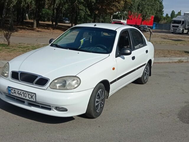 Білий Деу Сенс, об'ємом двигуна 1.5 л та пробігом 241 тис. км за 2000 $, фото 1 на Automoto.ua