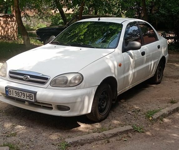 Белый Дэу Сенс, объемом двигателя 1.3 л и пробегом 257 тыс. км за 1571 $, фото 1 на Automoto.ua