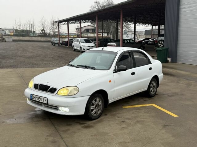 Белый Дэу Сенс, объемом двигателя 1.5 л и пробегом 220 тыс. км за 2400 $, фото 1 на Automoto.ua