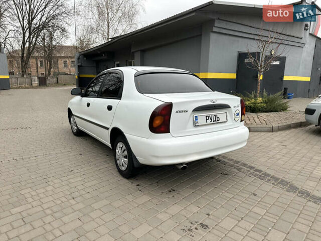 Белый Дэу Сенс, объемом двигателя 1.3 л и пробегом 260 тыс. км за 2800 $, фото 1 на Automoto.ua