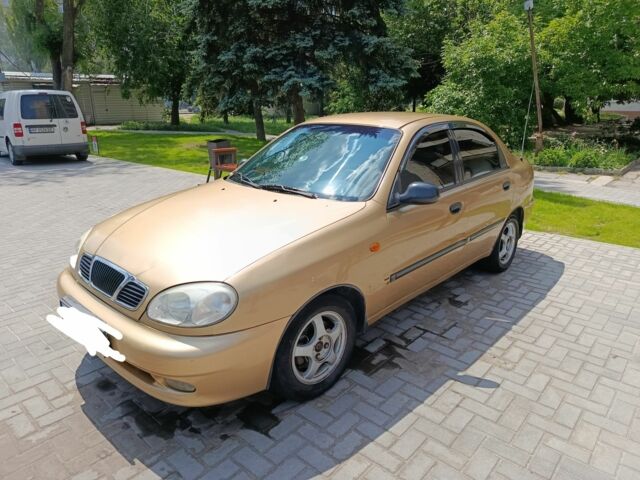 Бежевый Дэу Сенс, объемом двигателя 1.6 л и пробегом 220 тыс. км за 3500 $, фото 1 на Automoto.ua