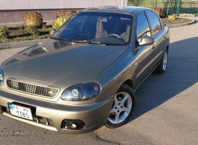 Бежевый Дэу Сенс, объемом двигателя 1.5 л и пробегом 298 тыс. км за 3300 $, фото 1 на Automoto.ua