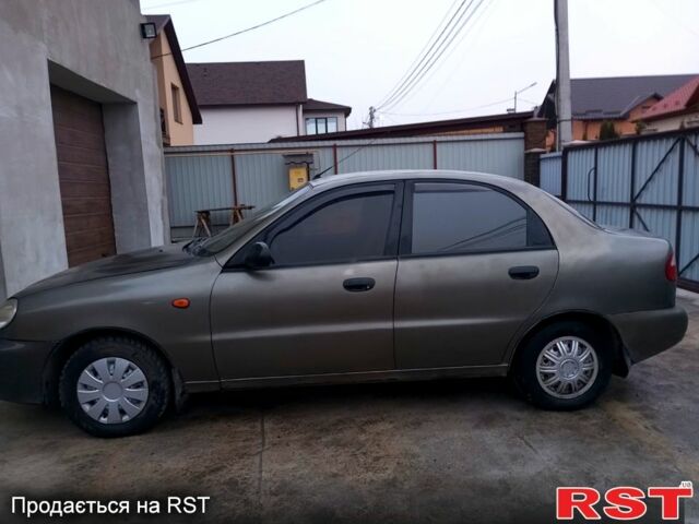 Бежевый Дэу Сенс, объемом двигателя 1.3 л и пробегом 267 тыс. км за 2000 $, фото 1 на Automoto.ua