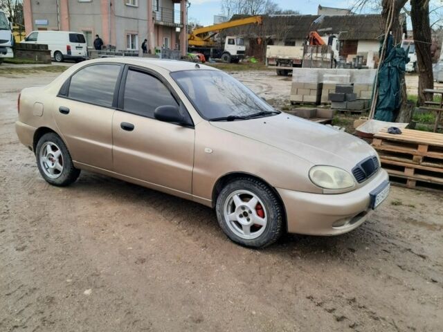 Бежевый Дэу Сенс, объемом двигателя 1.5 л и пробегом 180 тыс. км за 2200 $, фото 1 на Automoto.ua