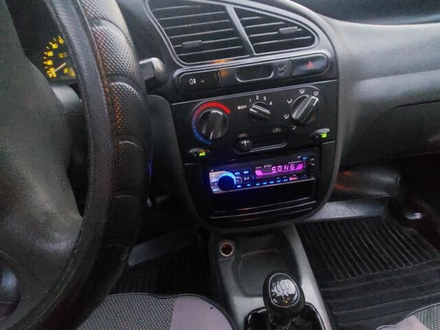 Черный Дэу Сенс, объемом двигателя 1.5 л и пробегом 230 тыс. км за 1750 $, фото 1 на Automoto.ua