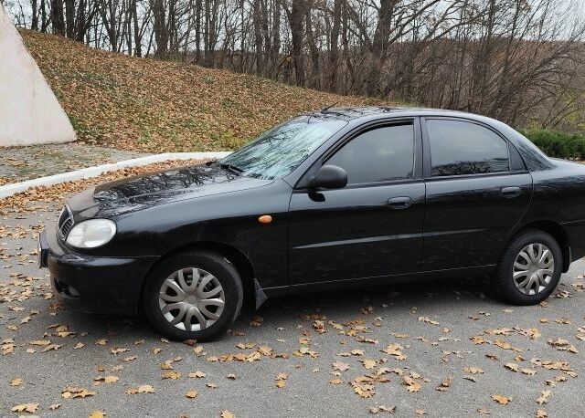 Черный Дэу Сенс, объемом двигателя 1.5 л и пробегом 200 тыс. км за 2450 $, фото 1 на Automoto.ua