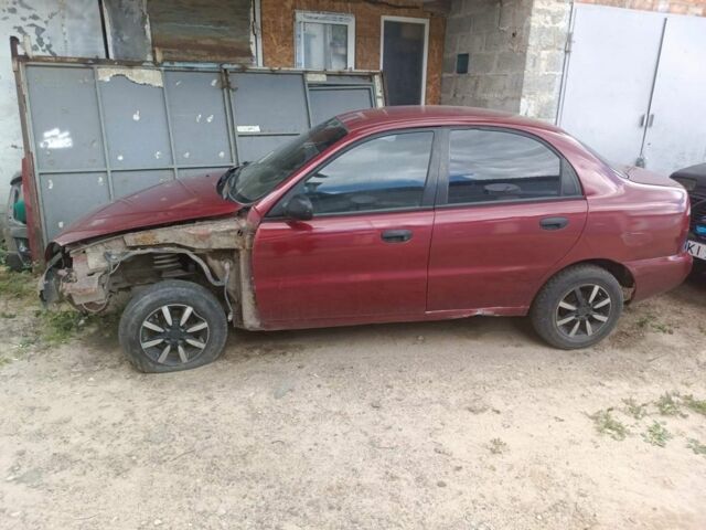 Красный Дэу Сенс, объемом двигателя 1 л и пробегом 250 тыс. км за 560 $, фото 1 на Automoto.ua
