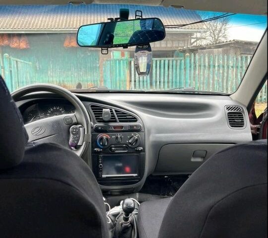 Червоний Деу Сенс, об'ємом двигуна 1.5 л та пробігом 115 тис. км за 2800 $, фото 1 на Automoto.ua