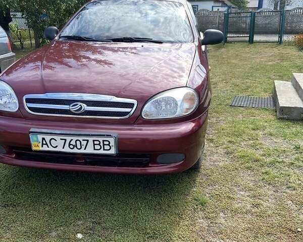 Красный Дэу Сенс, объемом двигателя 1.5 л и пробегом 180 тыс. км за 3200 $, фото 1 на Automoto.ua
