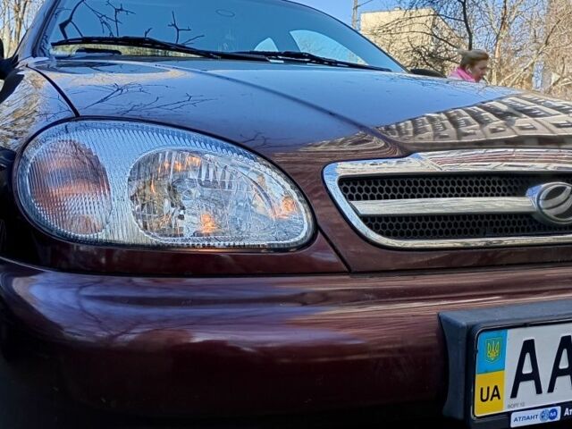 Красный Дэу Сенс, объемом двигателя 1.4 л и пробегом 87 тыс. км за 3385 $, фото 1 на Automoto.ua