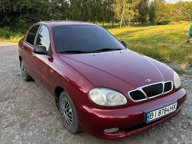 Красный Дэу Сенс, объемом двигателя 1.5 л и пробегом 243 тыс. км за 2609 $, фото 1 на Automoto.ua