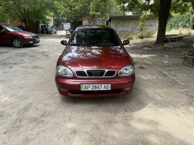 Красный Дэу Сенс, объемом двигателя 1.5 л и пробегом 250 тыс. км за 2300 $, фото 1 на Automoto.ua