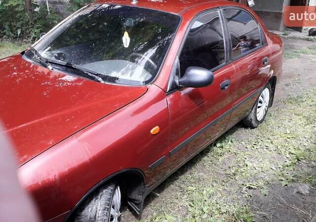 Красный Дэу Сенс, объемом двигателя 1.3 л и пробегом 169 тыс. км за 2300 $, фото 1 на Automoto.ua