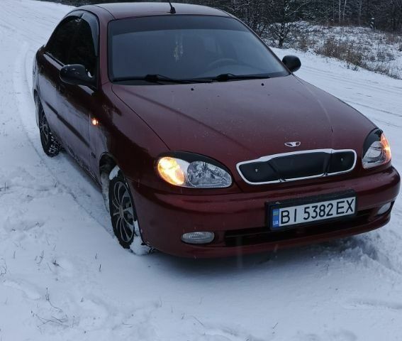 Червоний Деу Сенс, об'ємом двигуна 1.3 л та пробігом 101 тис. км за 2700 $, фото 1 на Automoto.ua