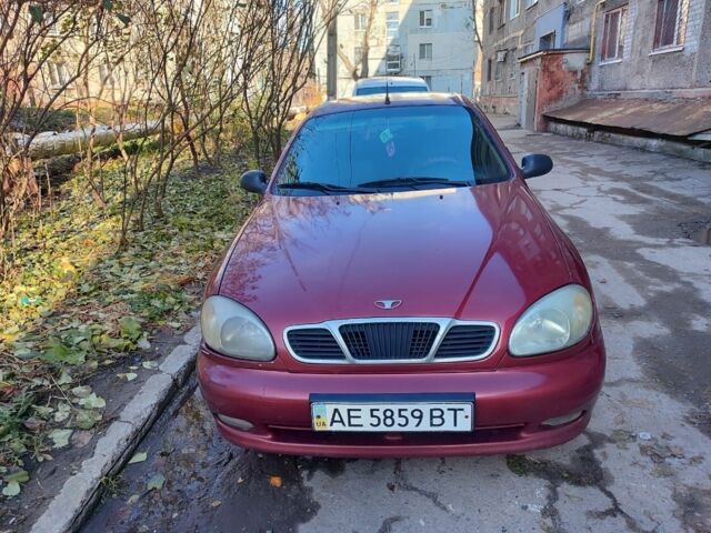 Красный Дэу Сенс, объемом двигателя 1.5 л и пробегом 315 тыс. км за 1000 $, фото 1 на Automoto.ua