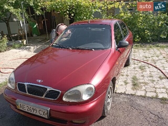 Красный Дэу Сенс, объемом двигателя 1.3 л и пробегом 215 тыс. км за 2200 $, фото 1 на Automoto.ua