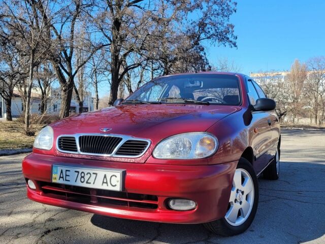 Красный Дэу Сенс, объемом двигателя 1.6 л и пробегом 318 тыс. км за 2000 $, фото 1 на Automoto.ua