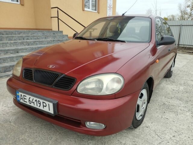 Красный Дэу Сенс, объемом двигателя 1.5 л и пробегом 252 тыс. км за 2000 $, фото 1 на Automoto.ua