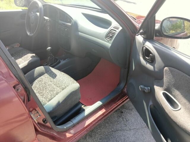 Червоний Деу Сенс, об'ємом двигуна 1.3 л та пробігом 226 тис. км за 1088 $, фото 1 на Automoto.ua