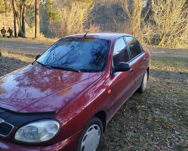 Красный Дэу Сенс, объемом двигателя 1.3 л и пробегом 300 тыс. км за 1750 $, фото 1 на Automoto.ua