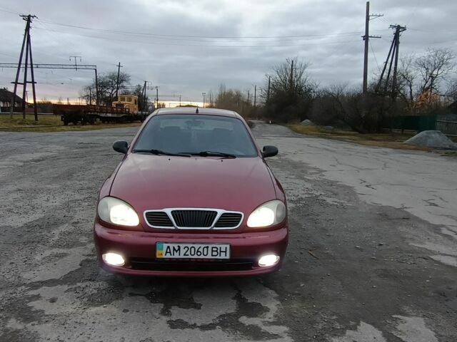 Червоний Деу Сенс, об'ємом двигуна 1.5 л та пробігом 250 тис. км за 1650 $, фото 1 на Automoto.ua