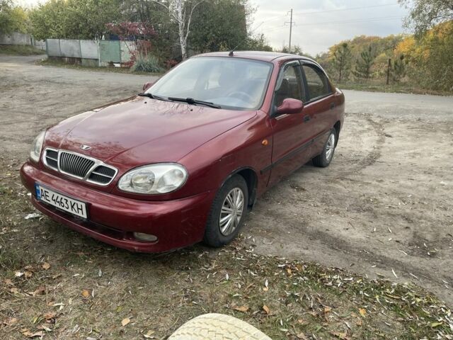 Красный Дэу Сенс, объемом двигателя 1.5 л и пробегом 200 тыс. км за 2800 $, фото 1 на Automoto.ua