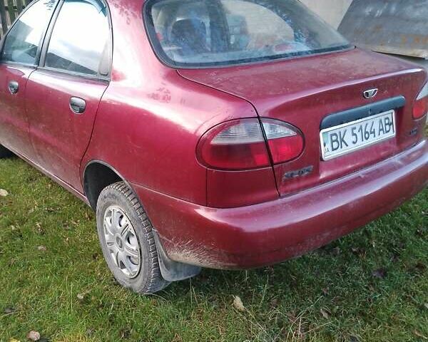 Дэу Сенс 2005 в Сарнах на Automoto.ua Красный Дэу Сенс, объемом двигателя 1.3 л и пробегом 150 тыс. км за 950 $, фото 1 на Automoto.ua