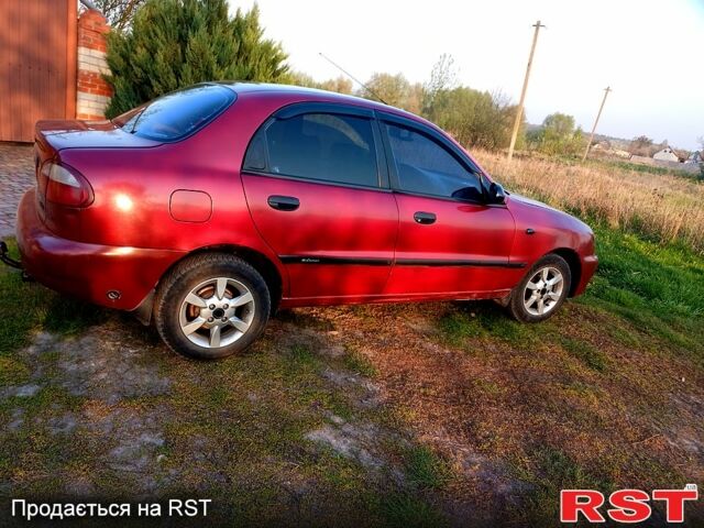 Красный Дэу Сенс, объемом двигателя 1.3 л и пробегом 250 тыс. км за 1599 $, фото 1 на Automoto.ua