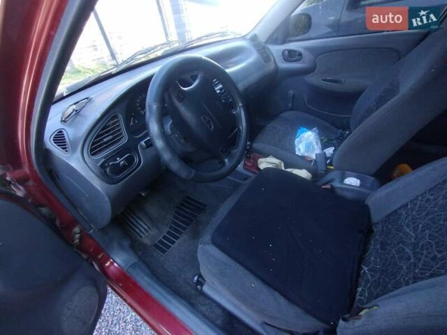 Червоний Деу Сенс, об'ємом двигуна 1.3 л та пробігом 300 тис. км за 1200 $, фото 1 на Automoto.ua