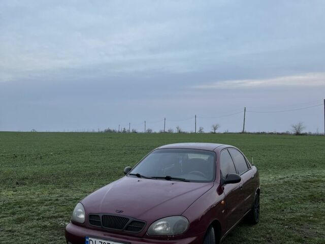 Красный Дэу Сенс, объемом двигателя 1.5 л и пробегом 320 тыс. км за 2200 $, фото 1 на Automoto.ua