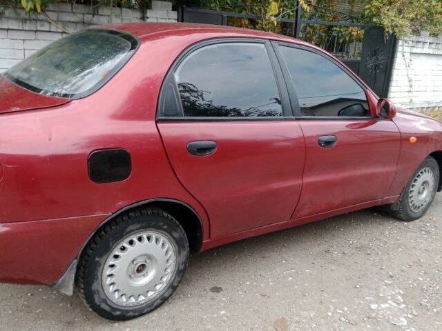 Деу Сенс 2005 у Дніпро (Дніпропетровську) на Automoto.ua Червоний Деу Сенс, об'ємом двигуна 1.3 л та пробігом 300 тис. км за 1300 $, фото 1 на Automoto.ua