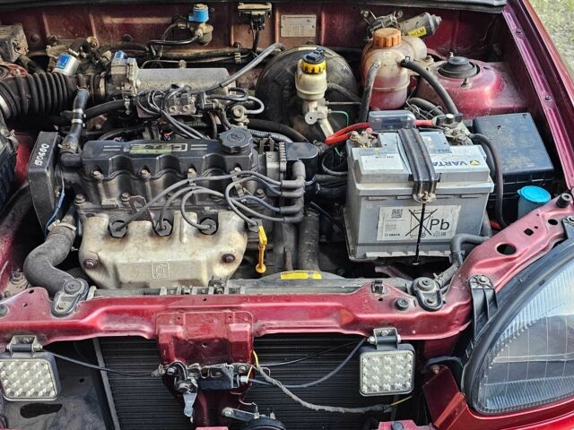 Красный Дэу Сенс, объемом двигателя 1.5 л и пробегом 250 тыс. км за 1800 $, фото 1 на Automoto.ua