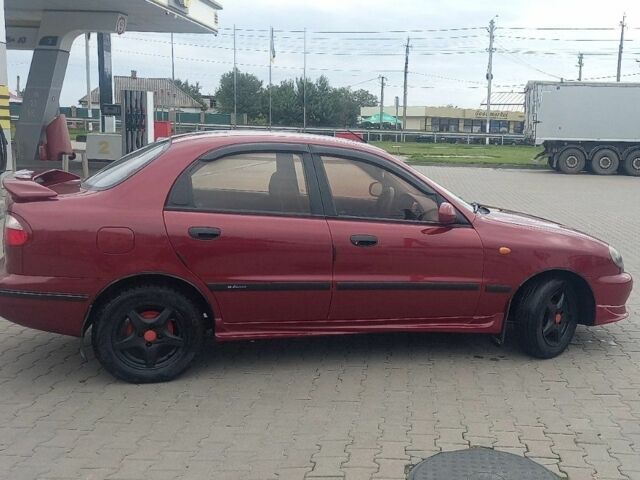 Красный Дэу Сенс, объемом двигателя 1.5 л и пробегом 190 тыс. км за 2759 $, фото 1 на Automoto.ua