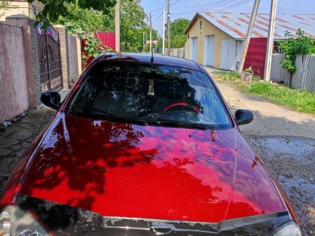 Червоний Деу Сенс, об'ємом двигуна 1.3 л та пробігом 190 тис. км за 1500 $, фото 1 на Automoto.ua