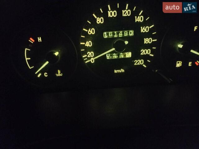 Красный Дэу Сенс, объемом двигателя 1.3 л и пробегом 161 тыс. км за 1750 $, фото 1 на Automoto.ua