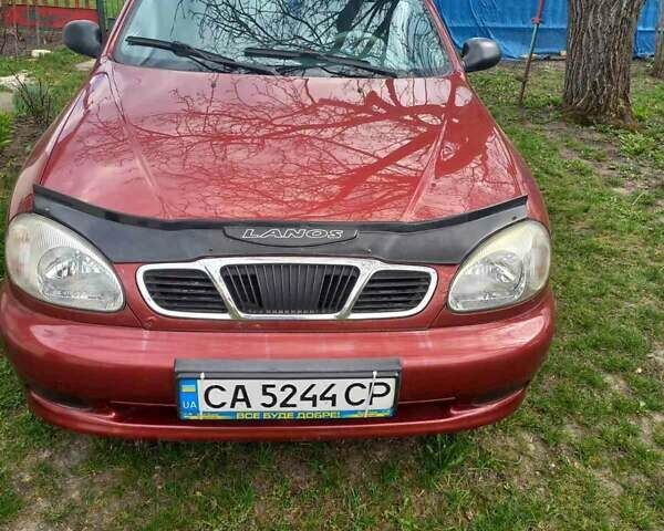 Красный Дэу Сенс, объемом двигателя 1.3 л и пробегом 220 тыс. км за 2300 $, фото 1 на Automoto.ua
