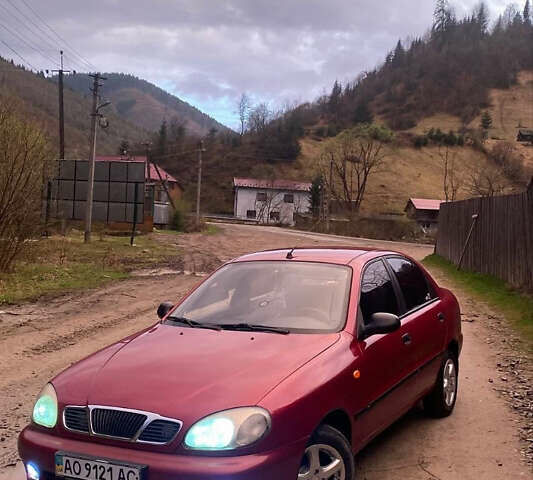 Красный Дэу Сенс, объемом двигателя 1.3 л и пробегом 100 тыс. км за 1799 $, фото 1 на Automoto.ua