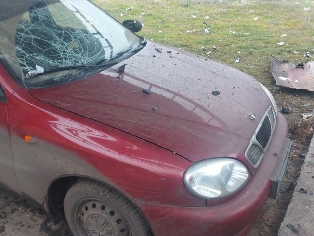 Красный Дэу Сенс, объемом двигателя 1.5 л и пробегом 120 тыс. км за 1300 $, фото 1 на Automoto.ua