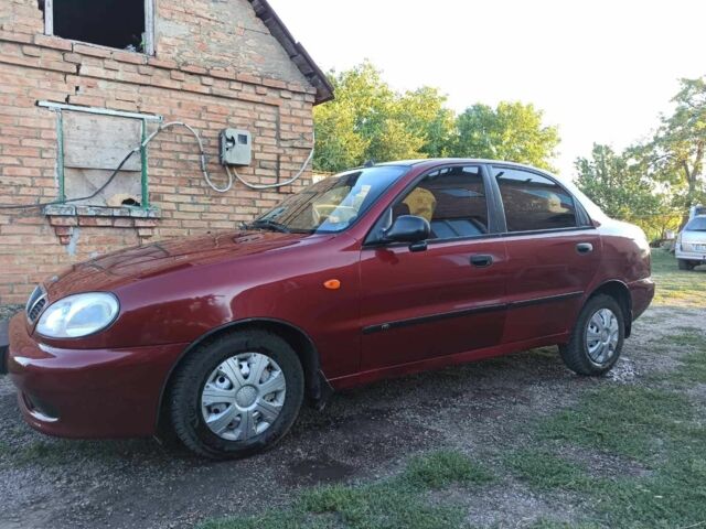 Красный Дэу Сенс, объемом двигателя 1.5 л и пробегом 105 тыс. км за 3149 $, фото 1 на Automoto.ua