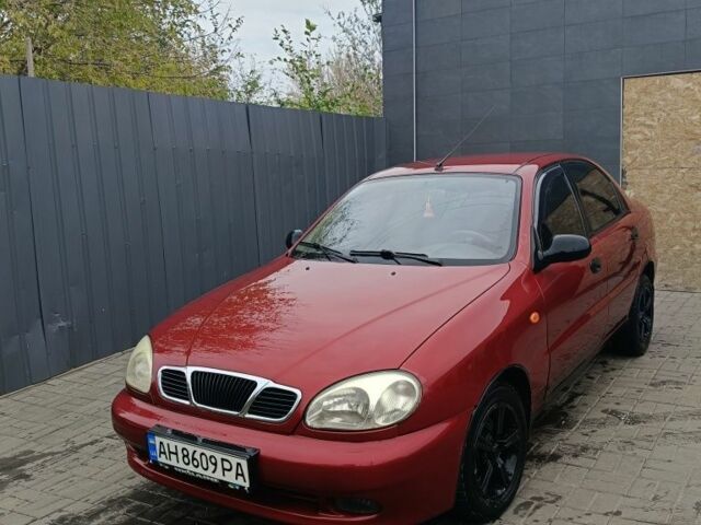Красный Дэу Сенс, объемом двигателя 1.6 л и пробегом 318 тыс. км за 2500 $, фото 1 на Automoto.ua