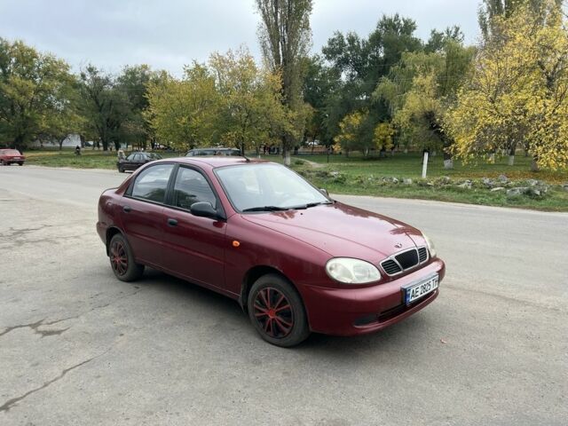 Красный Дэу Сенс, объемом двигателя 1.5 л и пробегом 338 тыс. км за 1550 $, фото 1 на Automoto.ua