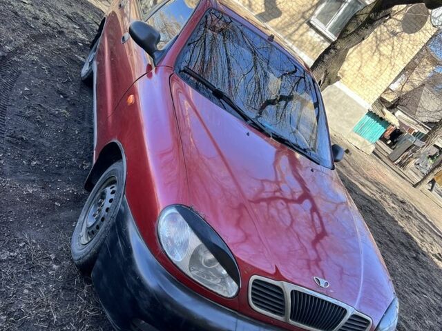 Красный Дэу Сенс, объемом двигателя 1.5 л и пробегом 160 тыс. км за 1175 $, фото 1 на Automoto.ua