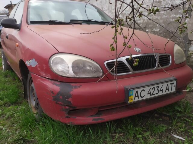 Красный Дэу Сенс, объемом двигателя 1 л и пробегом 200 тыс. км за 700 $, фото 1 на Automoto.ua