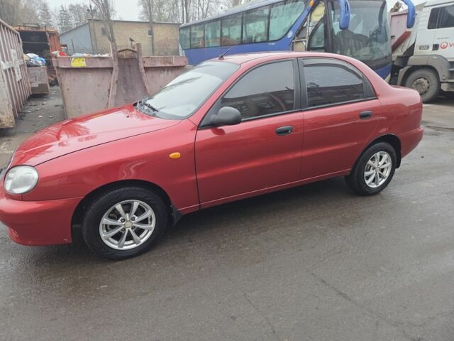 Красный Дэу Сенс, объемом двигателя 1.6 л и пробегом 220 тыс. км за 3000 $, фото 1 на Automoto.ua