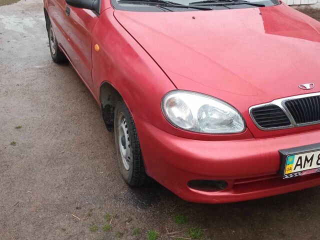 Красный Дэу Сенс, объемом двигателя 1.4 л и пробегом 180 тыс. км за 2450 $, фото 1 на Automoto.ua