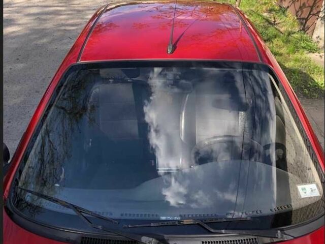 Красный Дэу Сенс, объемом двигателя 1.5 л и пробегом 142 тыс. км за 2884 $, фото 1 на Automoto.ua