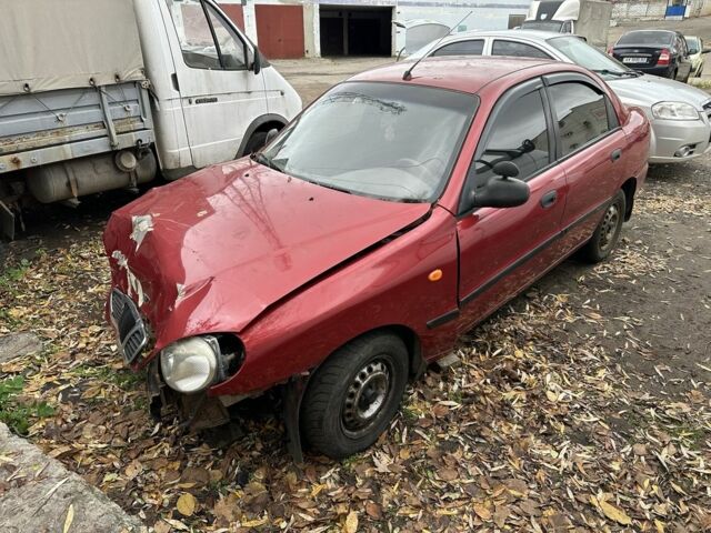 Красный Дэу Сенс, объемом двигателя 1.5 л и пробегом 234 тыс. км за 650 $, фото 1 на Automoto.ua