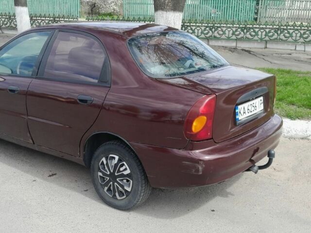 Красный Дэу Сенс, объемом двигателя 1.6 л и пробегом 300 тыс. км за 1300 $, фото 1 на Automoto.ua