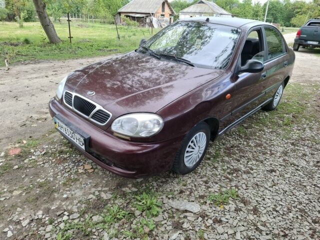 Красный Дэу Сенс, объемом двигателя 1.3 л и пробегом 200 тыс. км за 1150 $, фото 1 на Automoto.ua